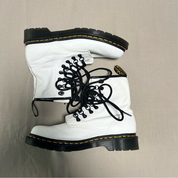 Dr. Martens 1460 White Leather Lace-Up Combat Boots • Women’s 8 (EU 39) - Picture 15 of 15